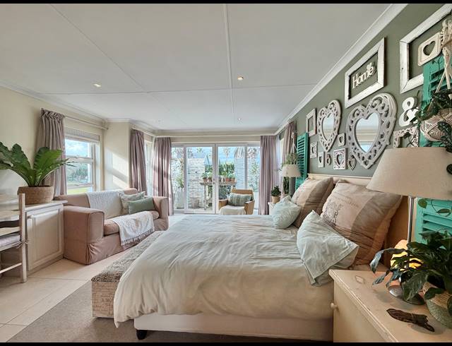6 BEDROOM HOUSE FOR SALE IN MARINA MARTINIQUE